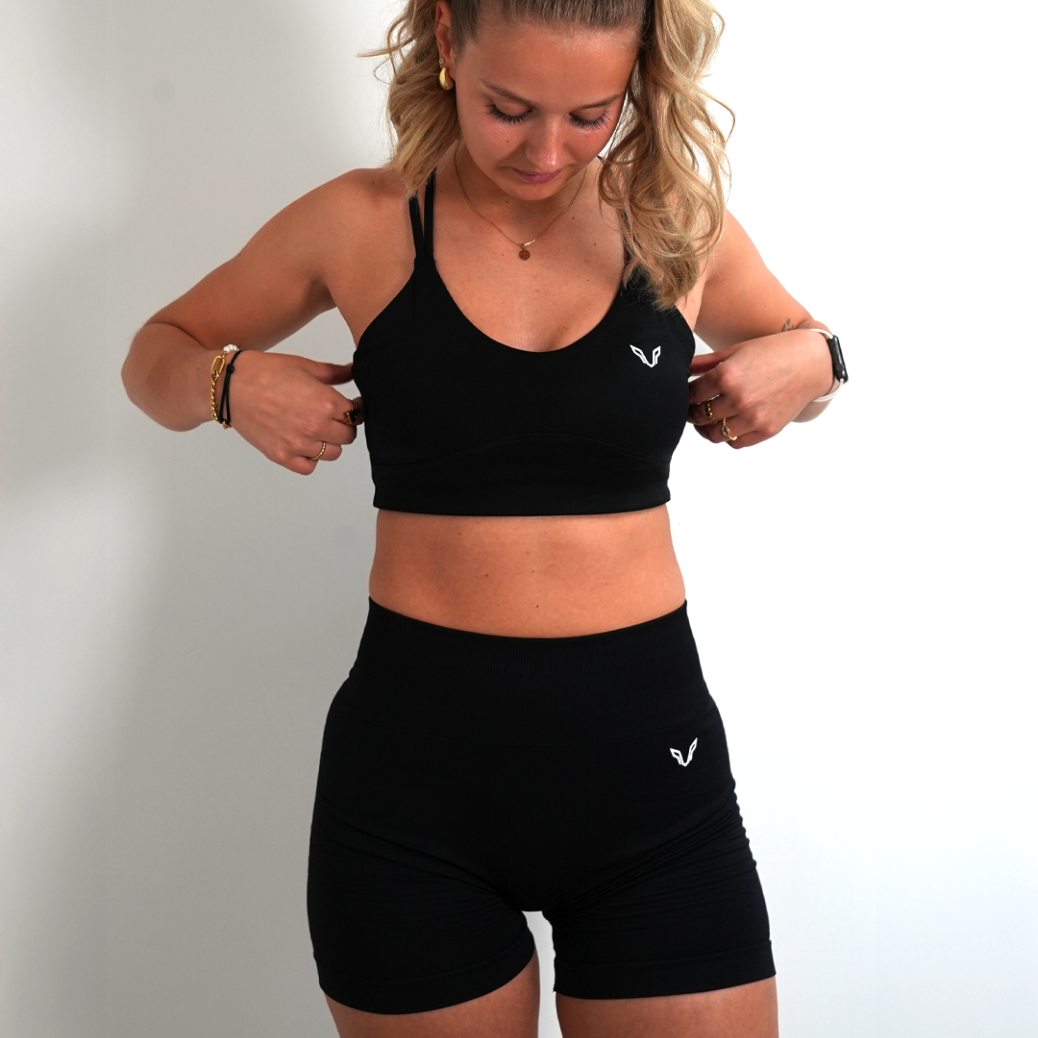 SECTION ØNE | PERFORMANCE SHORT