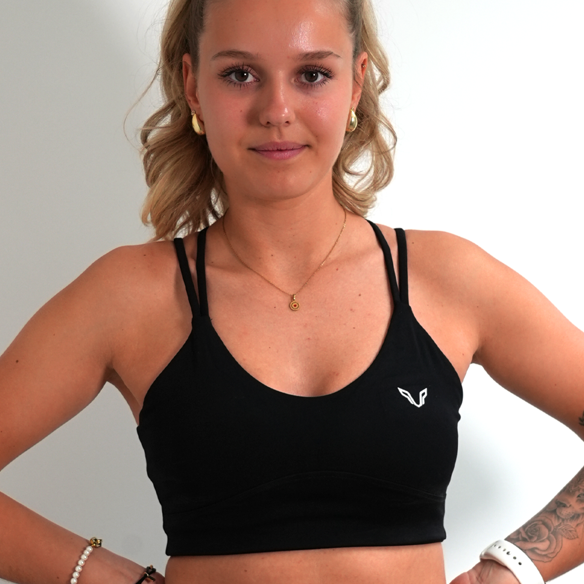 SECTION ØNE| PEFORMANCE TOP