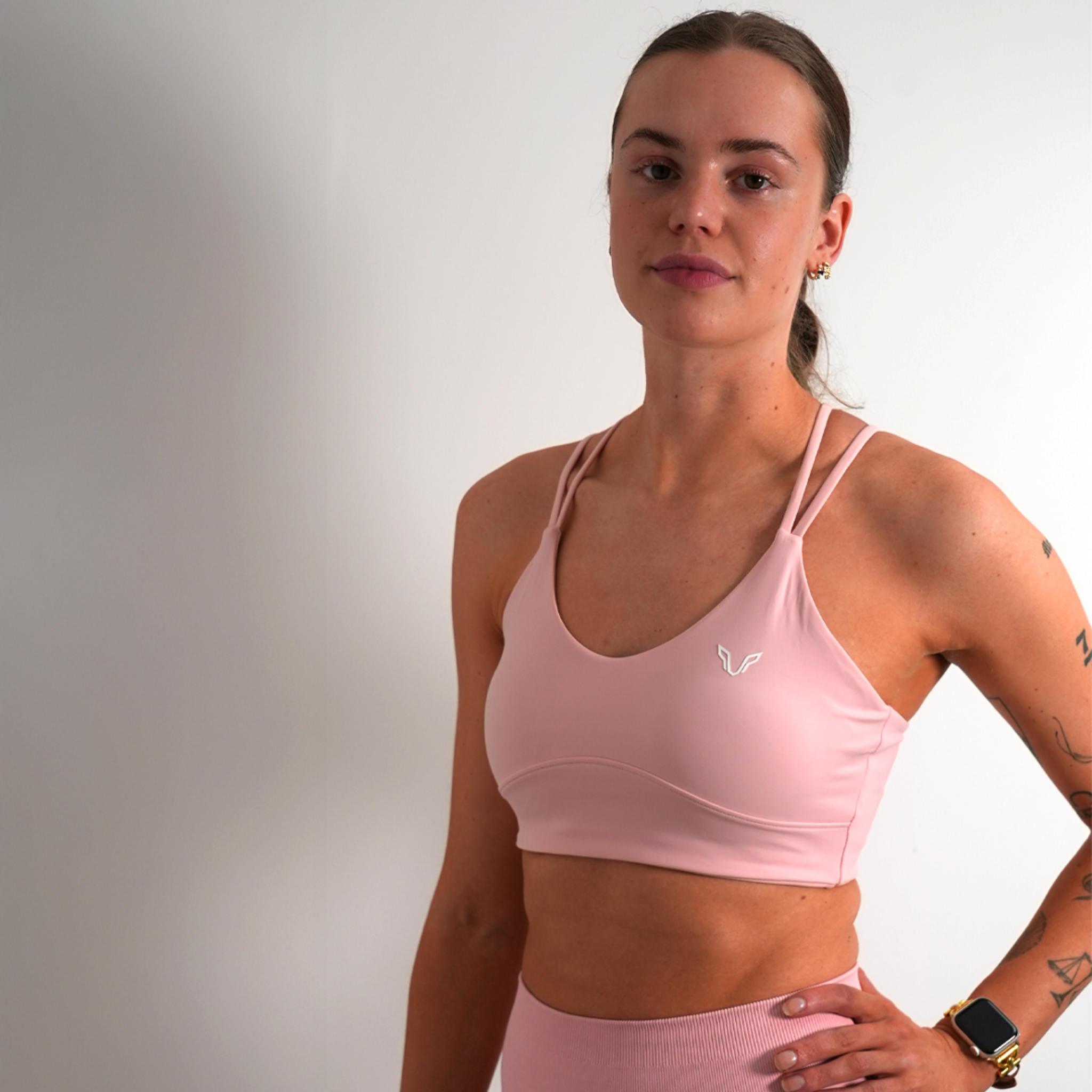 SECTION ØNE| PEFORMANCE TOP