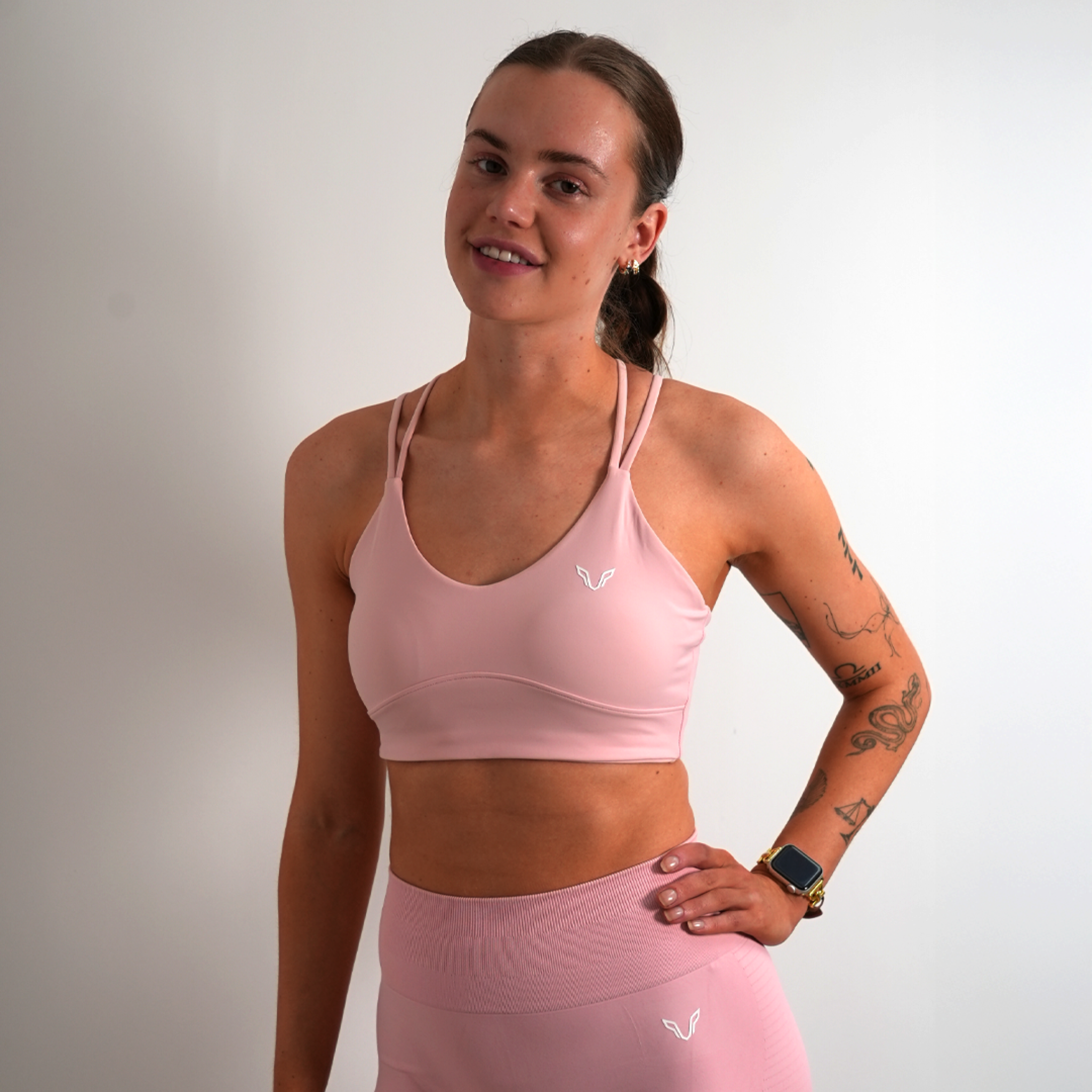 SECTION ØNE| PEFORMANCE TOP