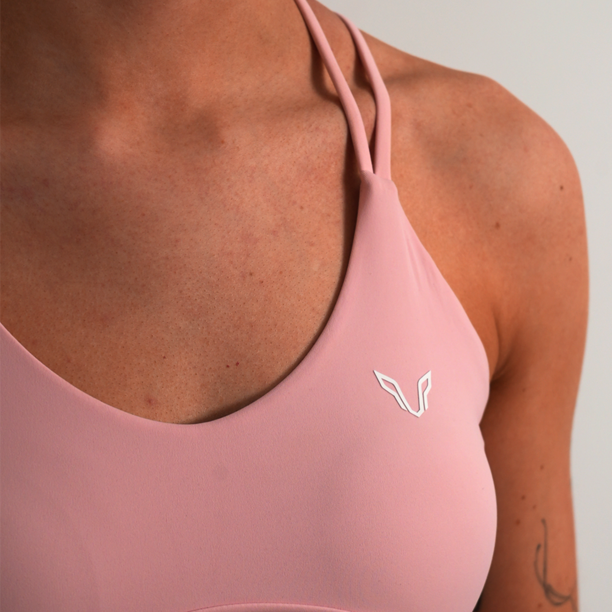 SECTION ØNE| PEFORMANCE TOP